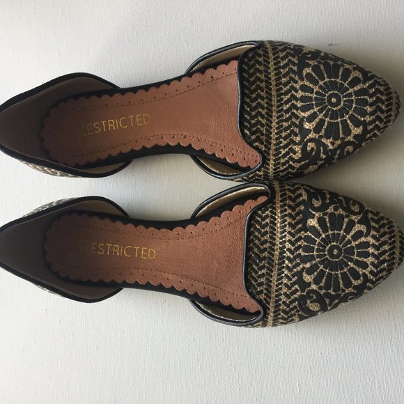 Black and Cream Flats - Picture 1 of 3